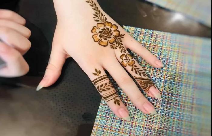 1.  Simple Back Hand Mehndi Design