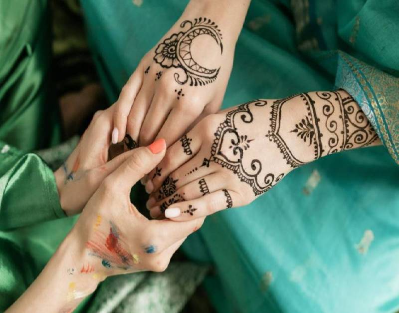 Trendy Back Hand Mehndi Design for Bride